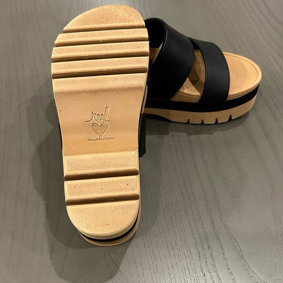 Reef Banded Horizon Hi Slide Sandals - Picture 7 of 8